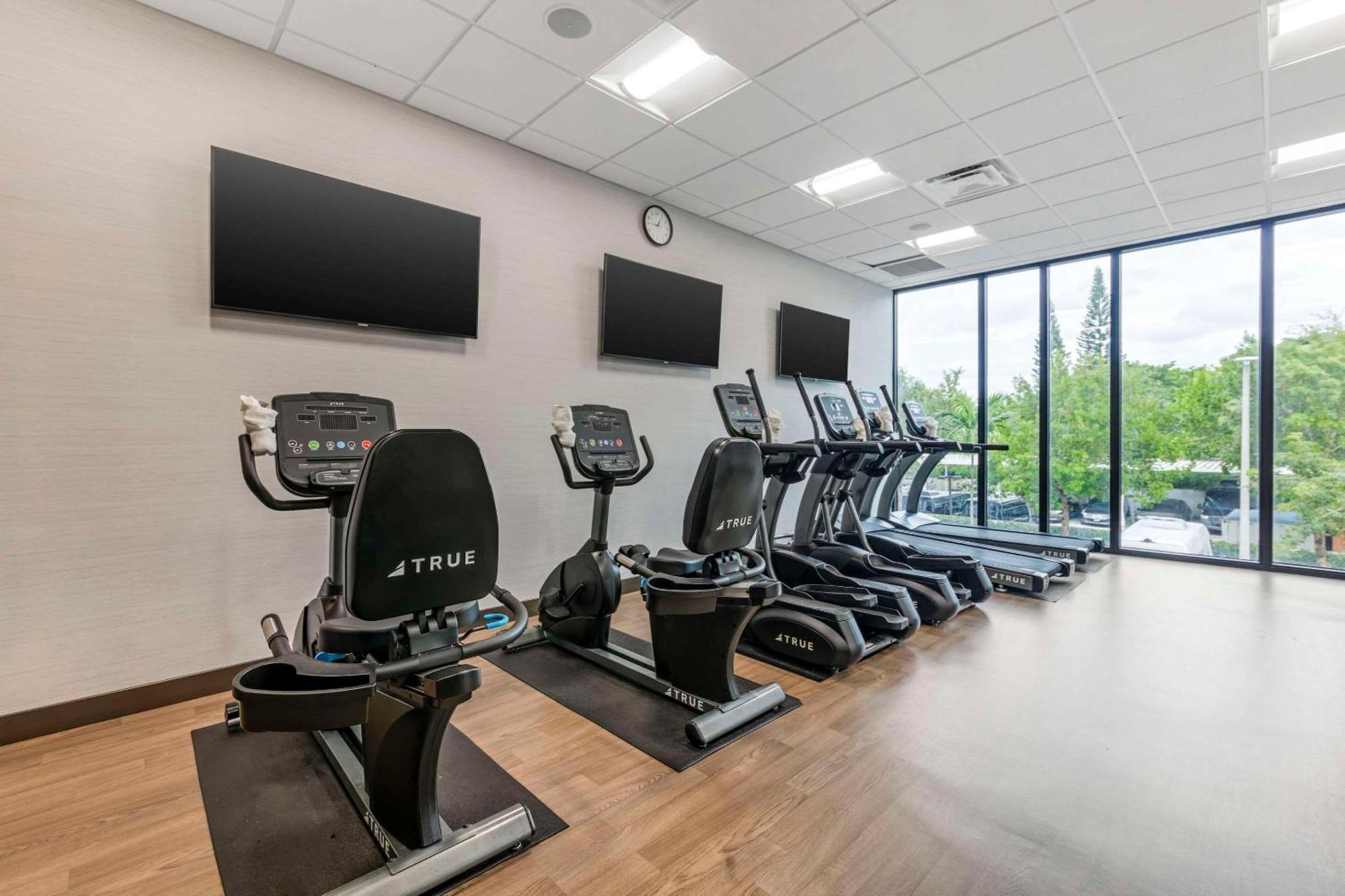 מיאמי ספרינגס Comfort Inn & Suites Miami International Airport מראה חיצוני תמונה